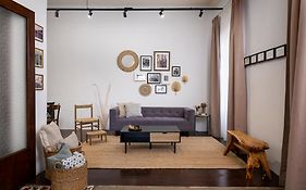 St Lazar Vintage Apartment